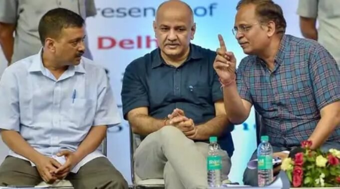 दिल्ली: भ्रष्टाचार के मामले में गिरफ्तार मनीष सिसोदिया और सत्येंद्र जैन ने दिया इस्तीफा