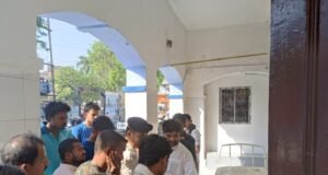 सड़क दुर्घटना में एक की मौत, दो घायल