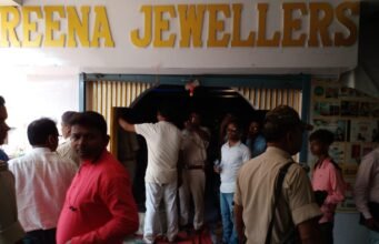 ज्वेलरी दुकान में हथियार के बल पर लूट पाट करने का किया प्रयास, असफल होने पर चलाई गोली