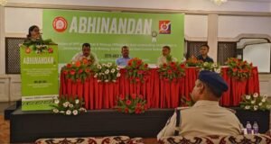 तस्करी कर ले जा रहे बच्चों को बचाने वाले रेलकर्मियों को किया गया सम्मानित