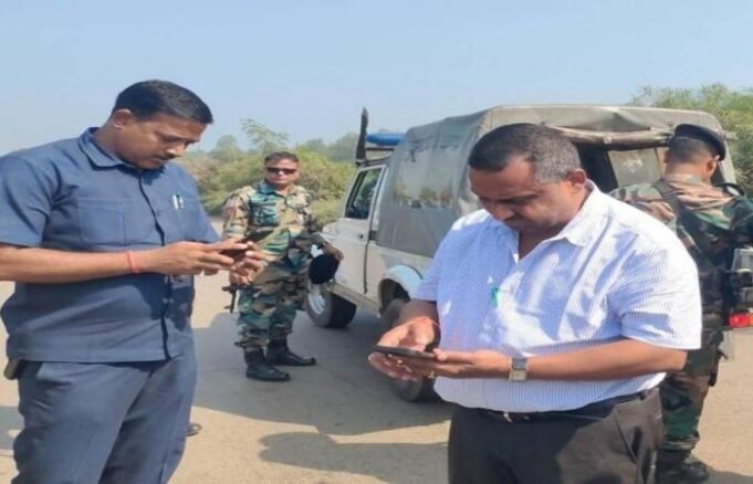 स्वास्थ्य मंत्री ने सड़क दुर्घटना में घायल व्यक्ति को अपने स्कॉट जिप्सी से एमजीएम अस्पताल भिजवाया